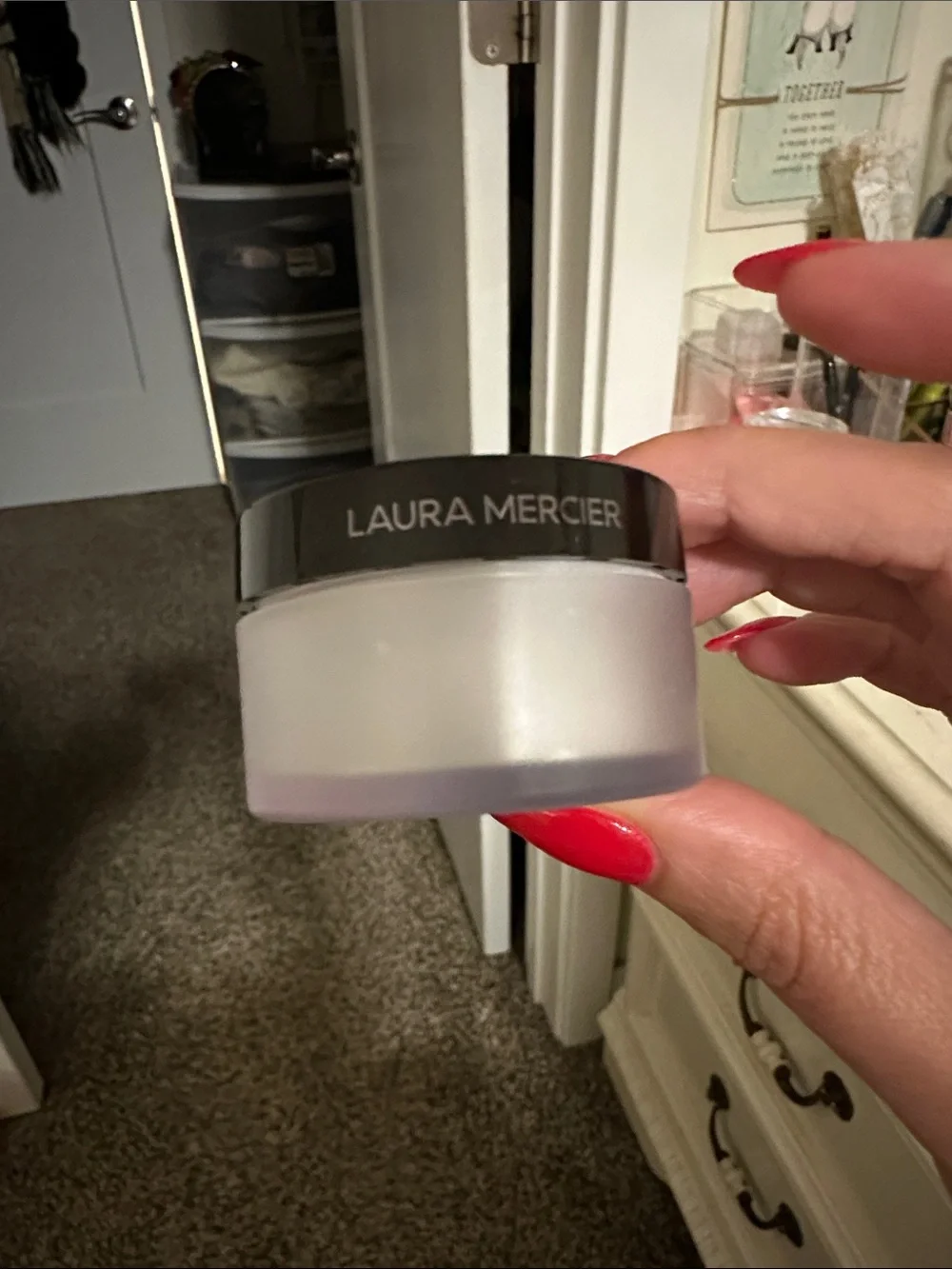 Laura Mercier Under Eye Brightening Powder in Translucent